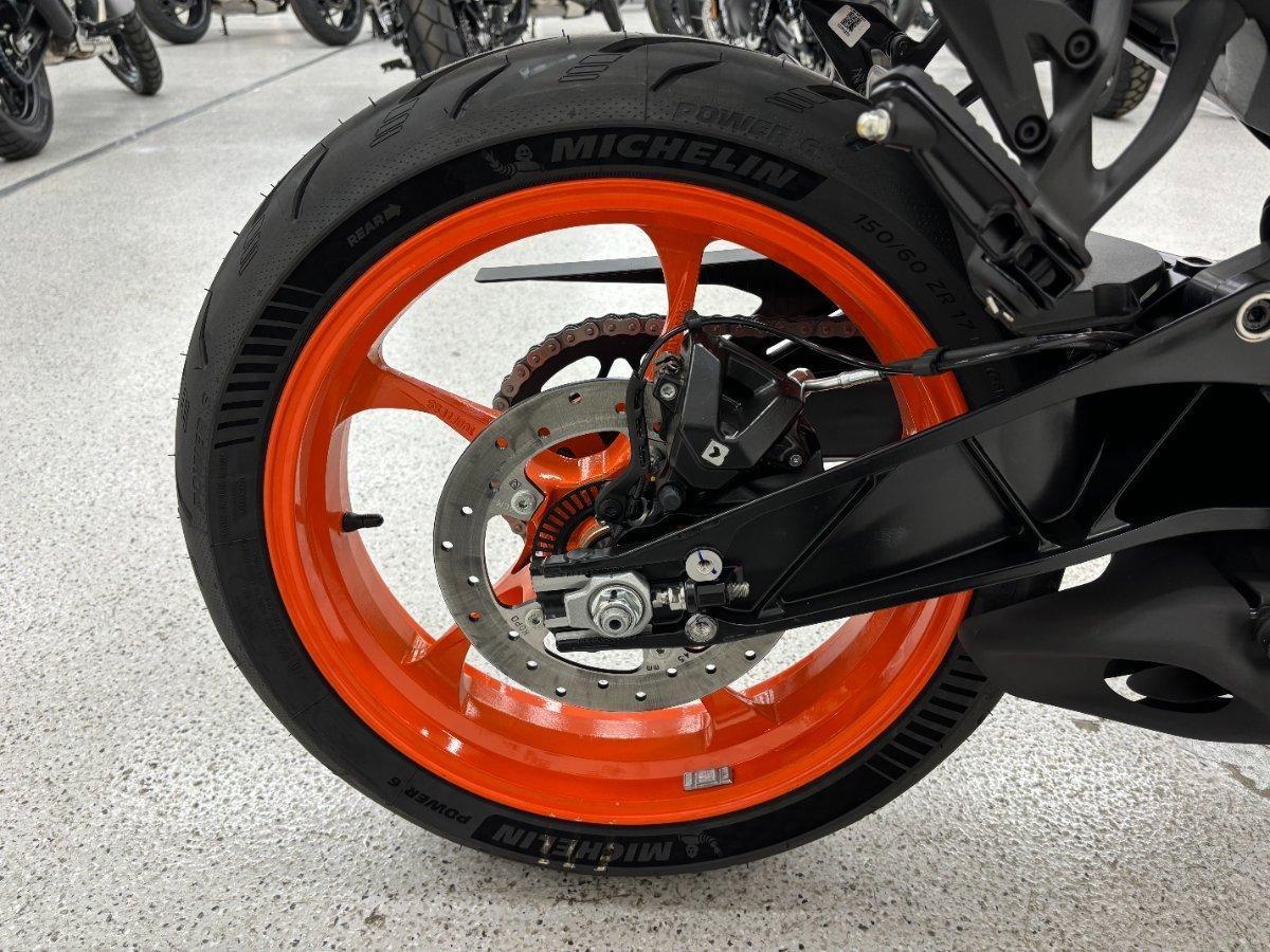 2025 KTM 390 DUKE ROAD