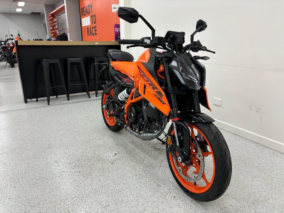 2025 KTM 390 DUKE ROAD
