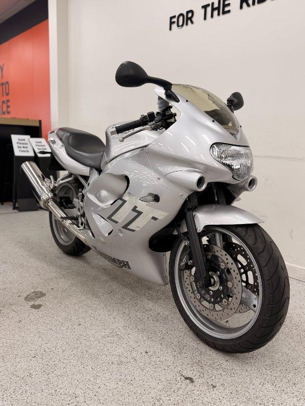 2003 TRIUMPH TT600 SPORTS