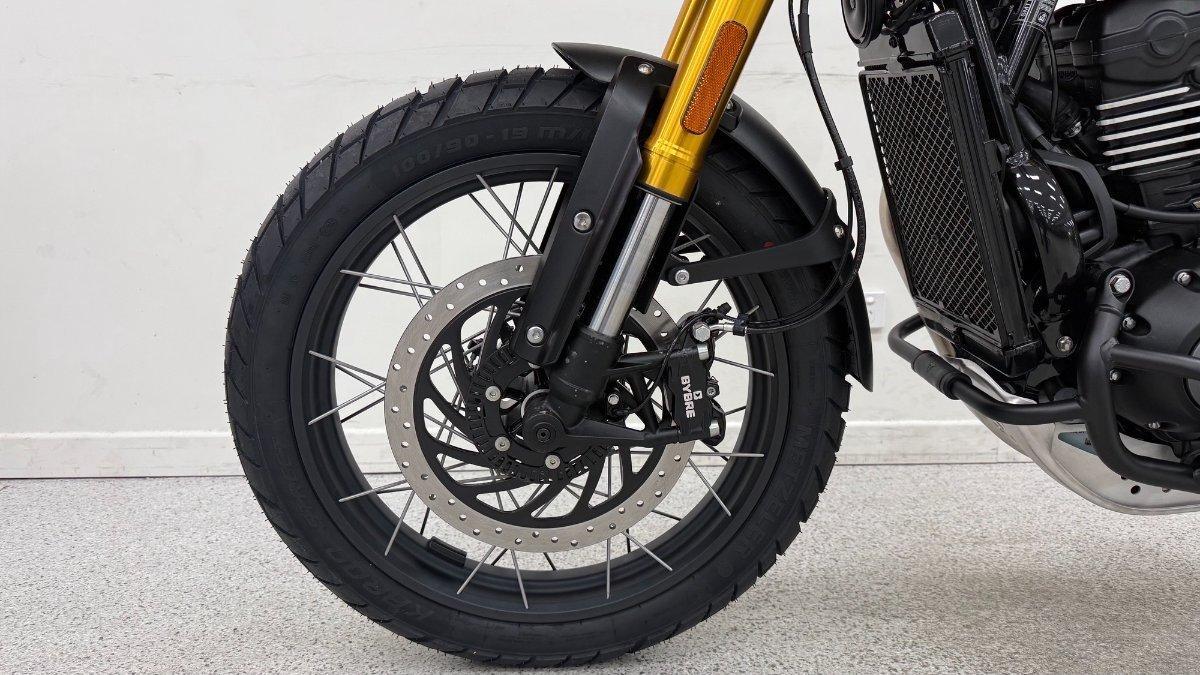 2025 TRIUMPH SCRAMBLER 400 XC ROAD