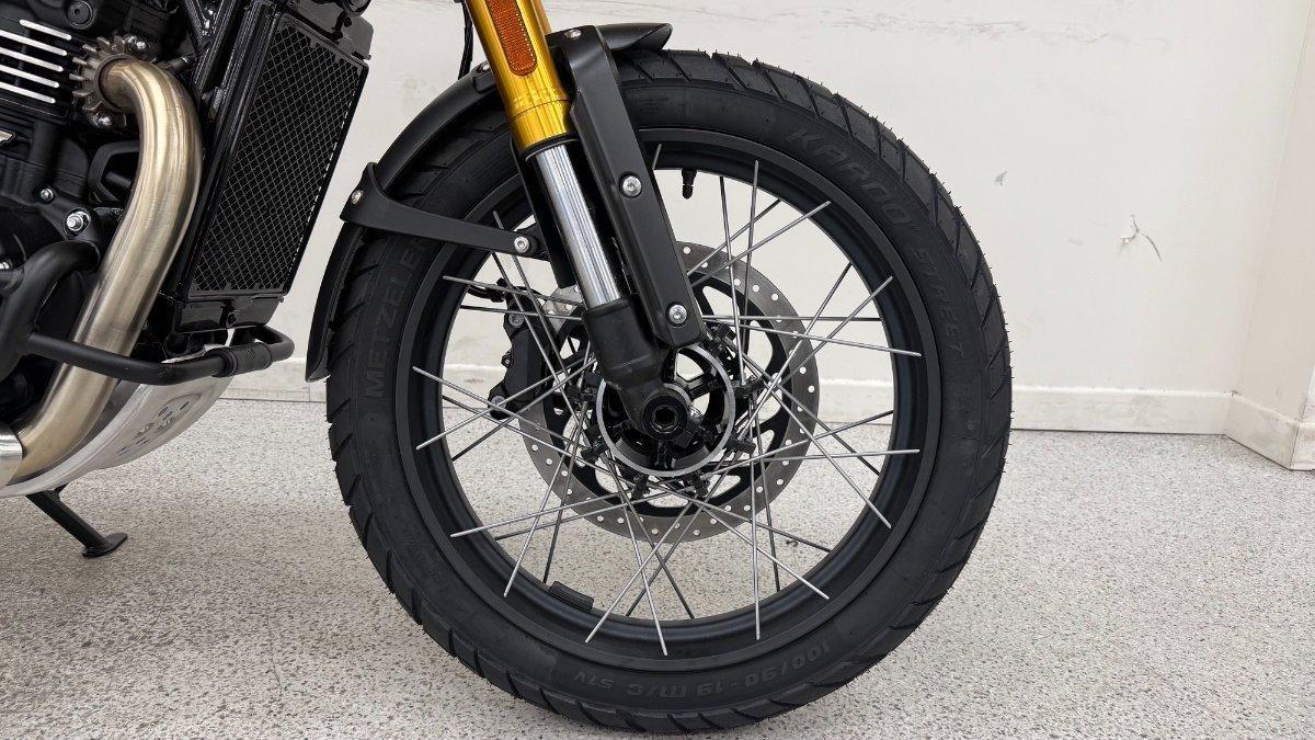 2025 TRIUMPH SCRAMBLER 400 XC ROAD