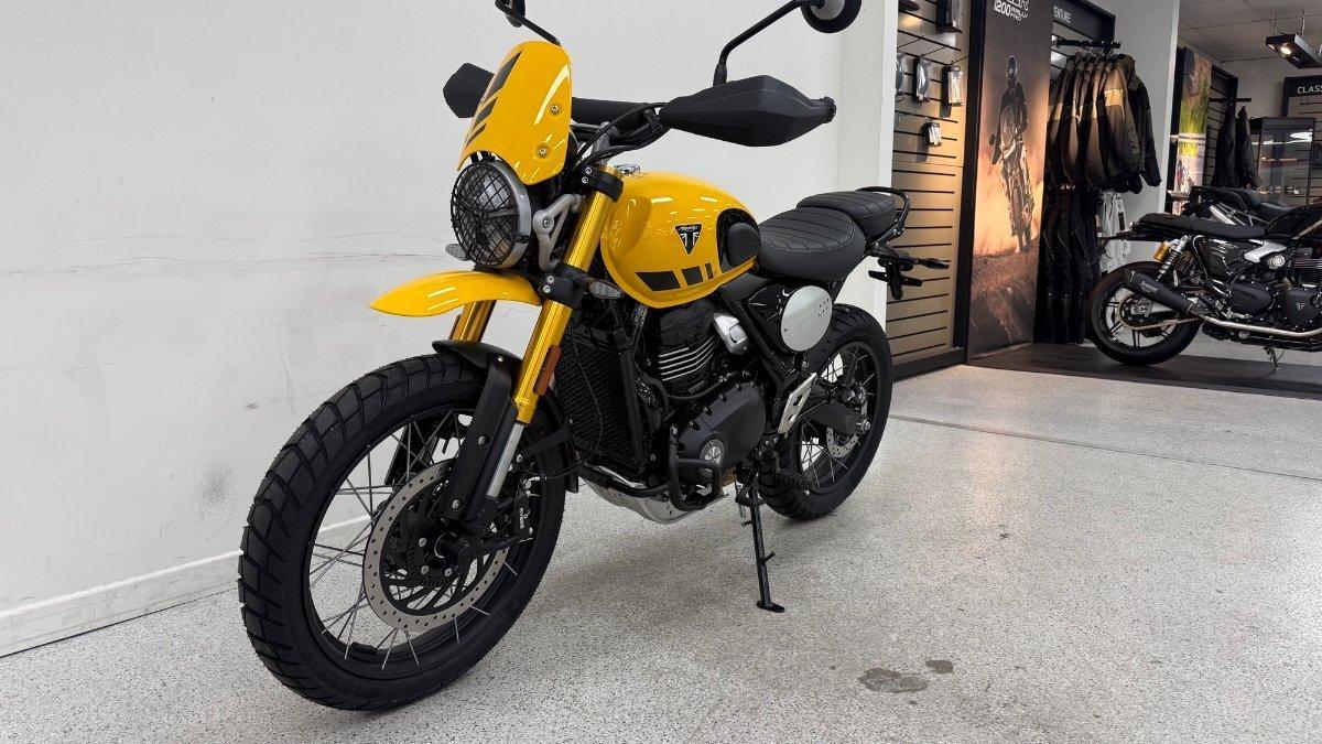 2025 TRIUMPH SCRAMBLER 400 XC ROAD