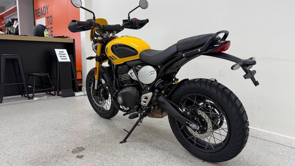 2025 TRIUMPH SCRAMBLER 400 XC ROAD