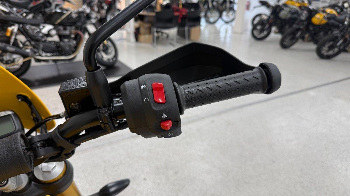 2025 TRIUMPH SCRAMBLER 400 XC ROAD