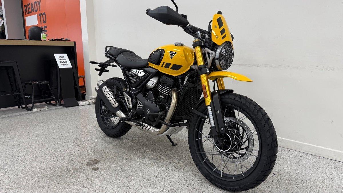 2025 TRIUMPH SCRAMBLER 400 XC ROAD