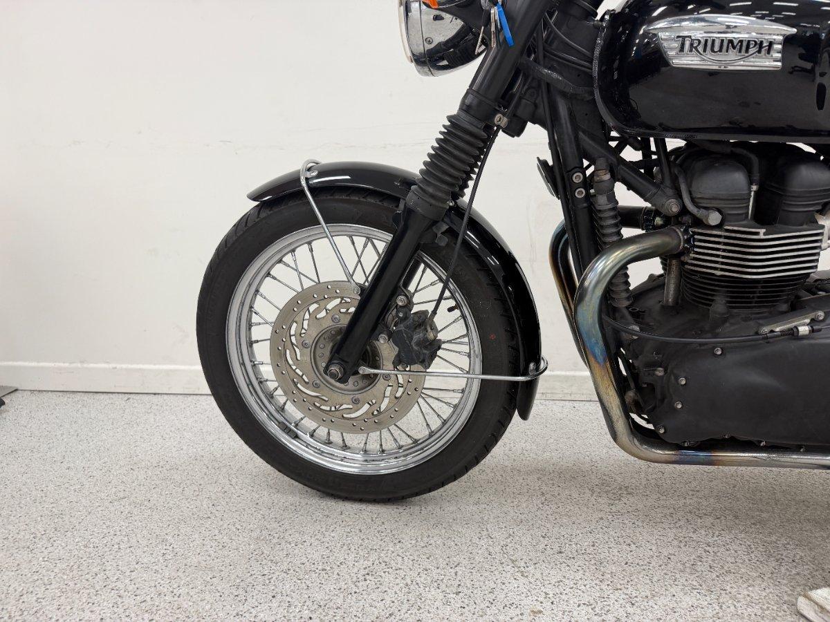 2013 TRIUMPH BONNEVILLE T100 ROAD