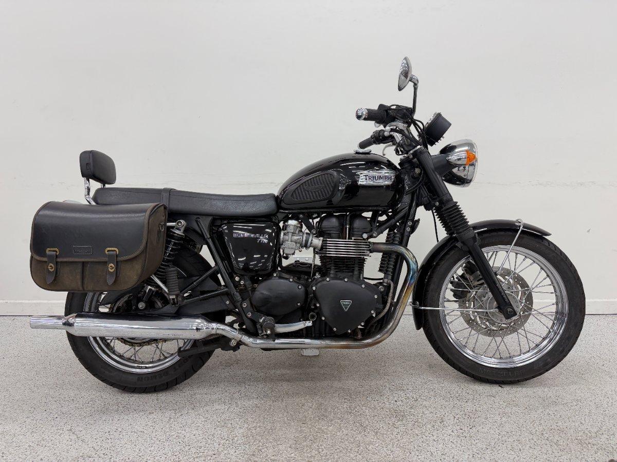 2013 TRIUMPH BONNEVILLE T100 ROAD