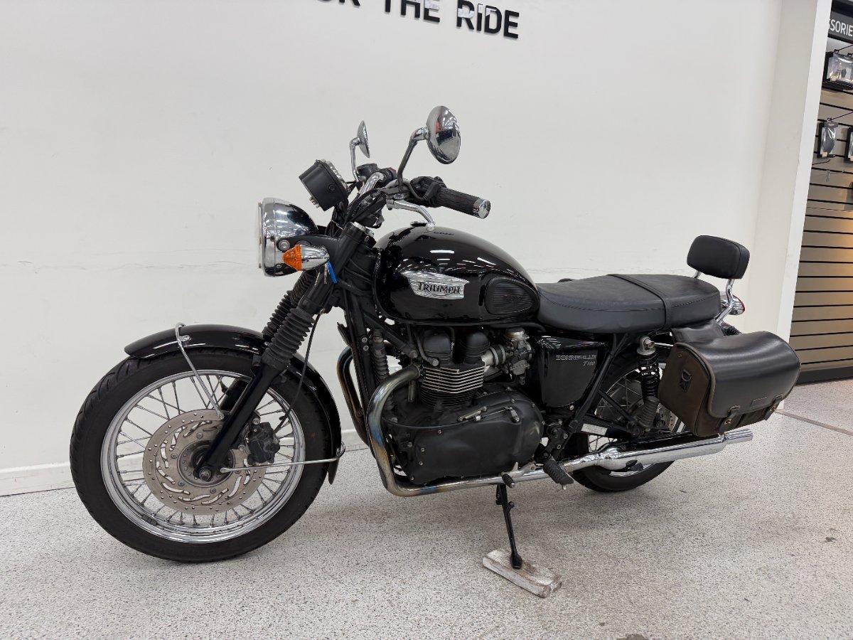 2013 TRIUMPH BONNEVILLE T100 ROAD