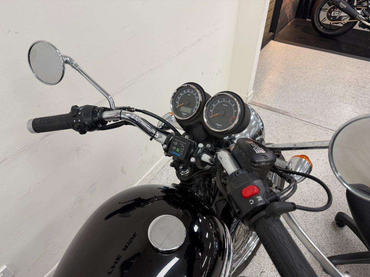 2013 TRIUMPH BONNEVILLE T100 ROAD