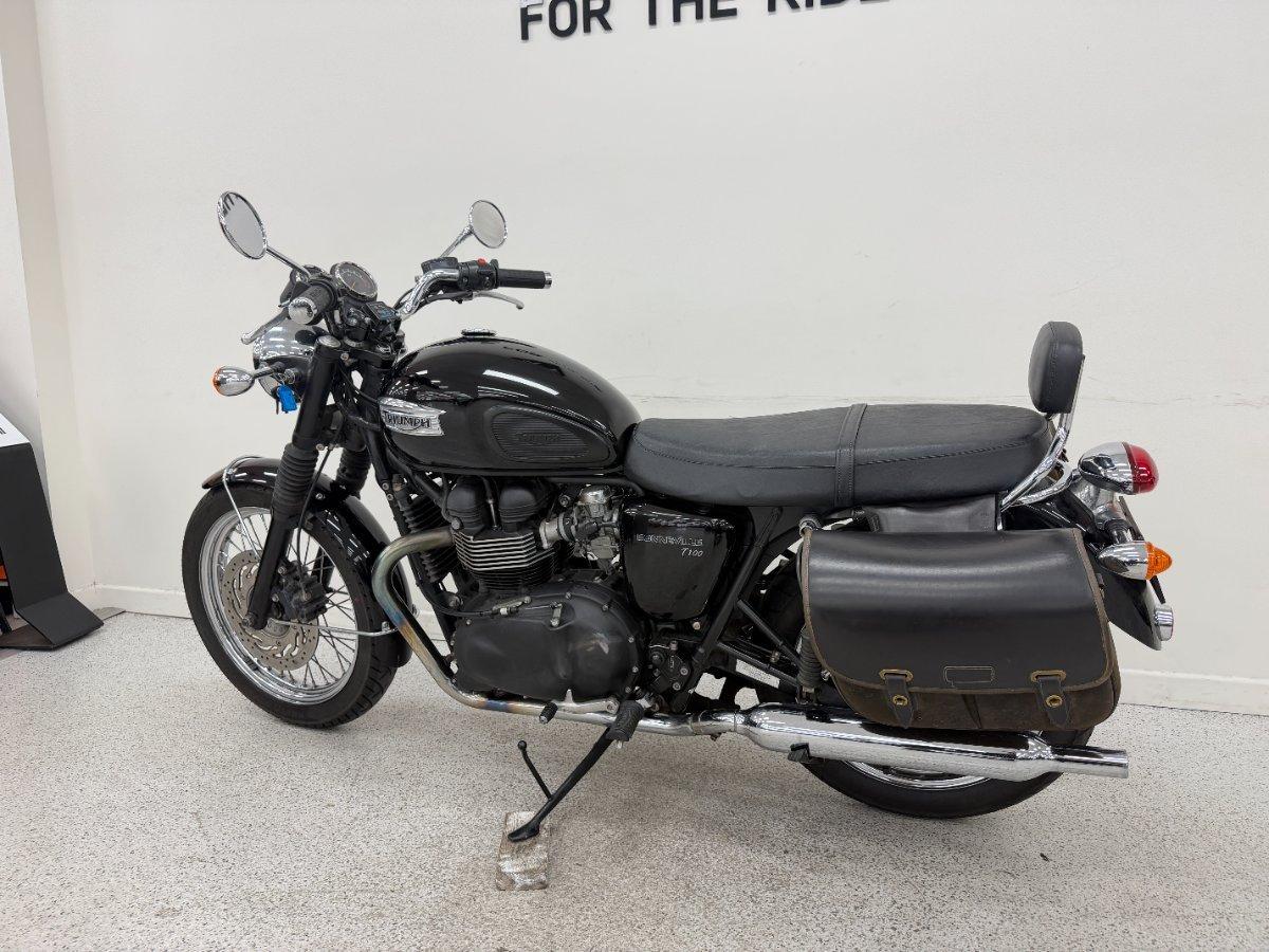 2013 TRIUMPH BONNEVILLE T100 ROAD