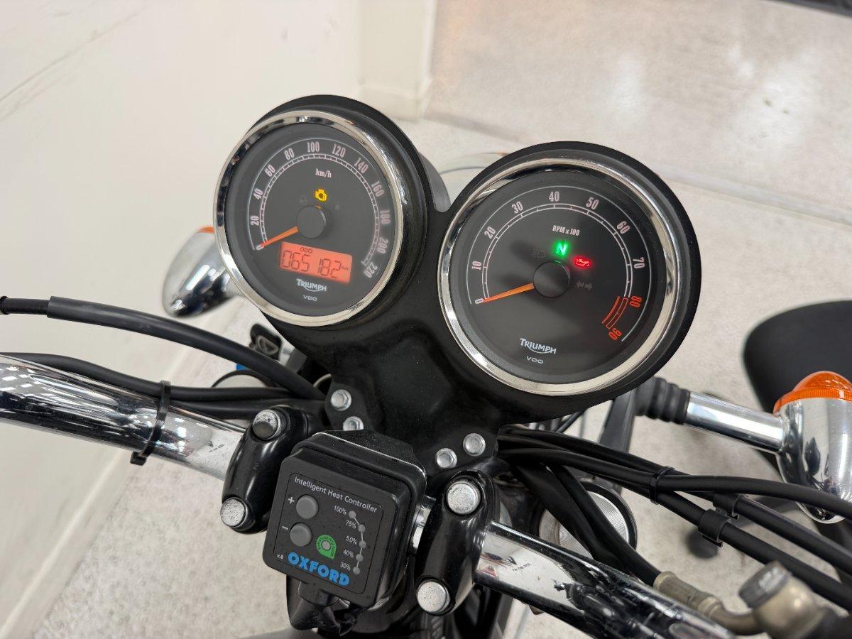 2013 TRIUMPH BONNEVILLE T100 ROAD