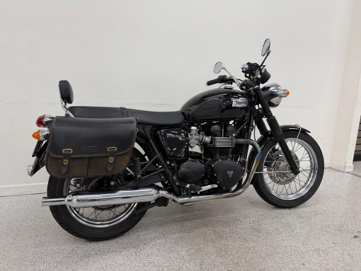 2013 TRIUMPH BONNEVILLE T100 ROAD