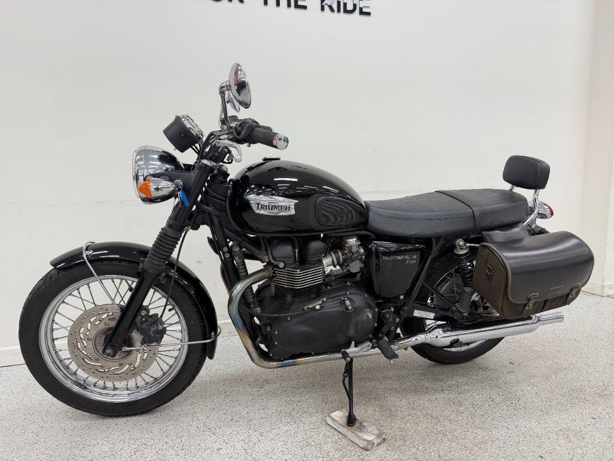 2013 TRIUMPH BONNEVILLE T100 ROAD