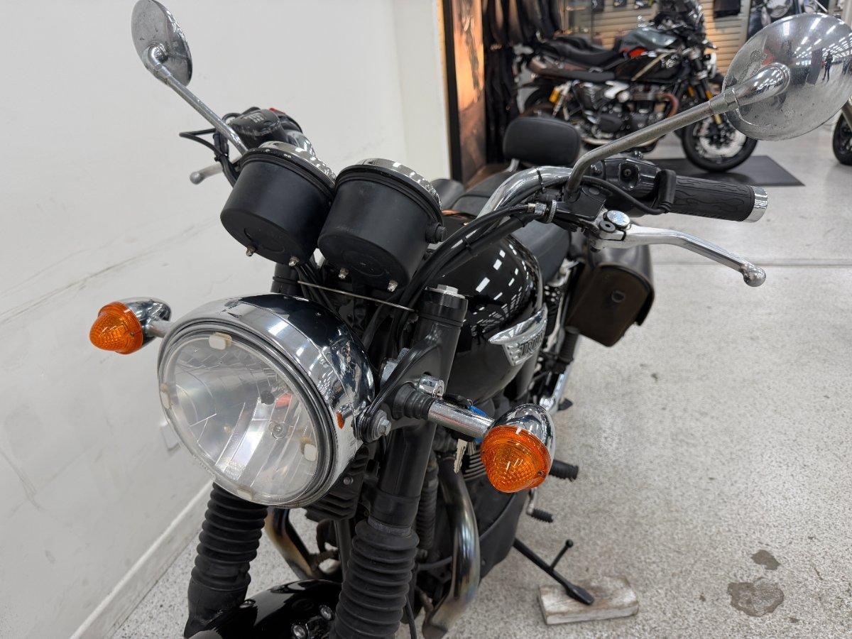 2013 TRIUMPH BONNEVILLE T100 ROAD