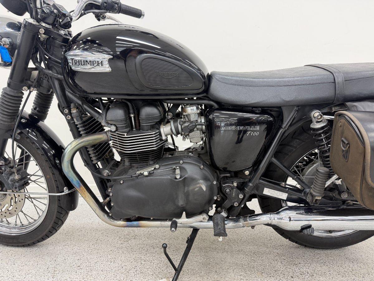 2013 TRIUMPH BONNEVILLE T100 ROAD
