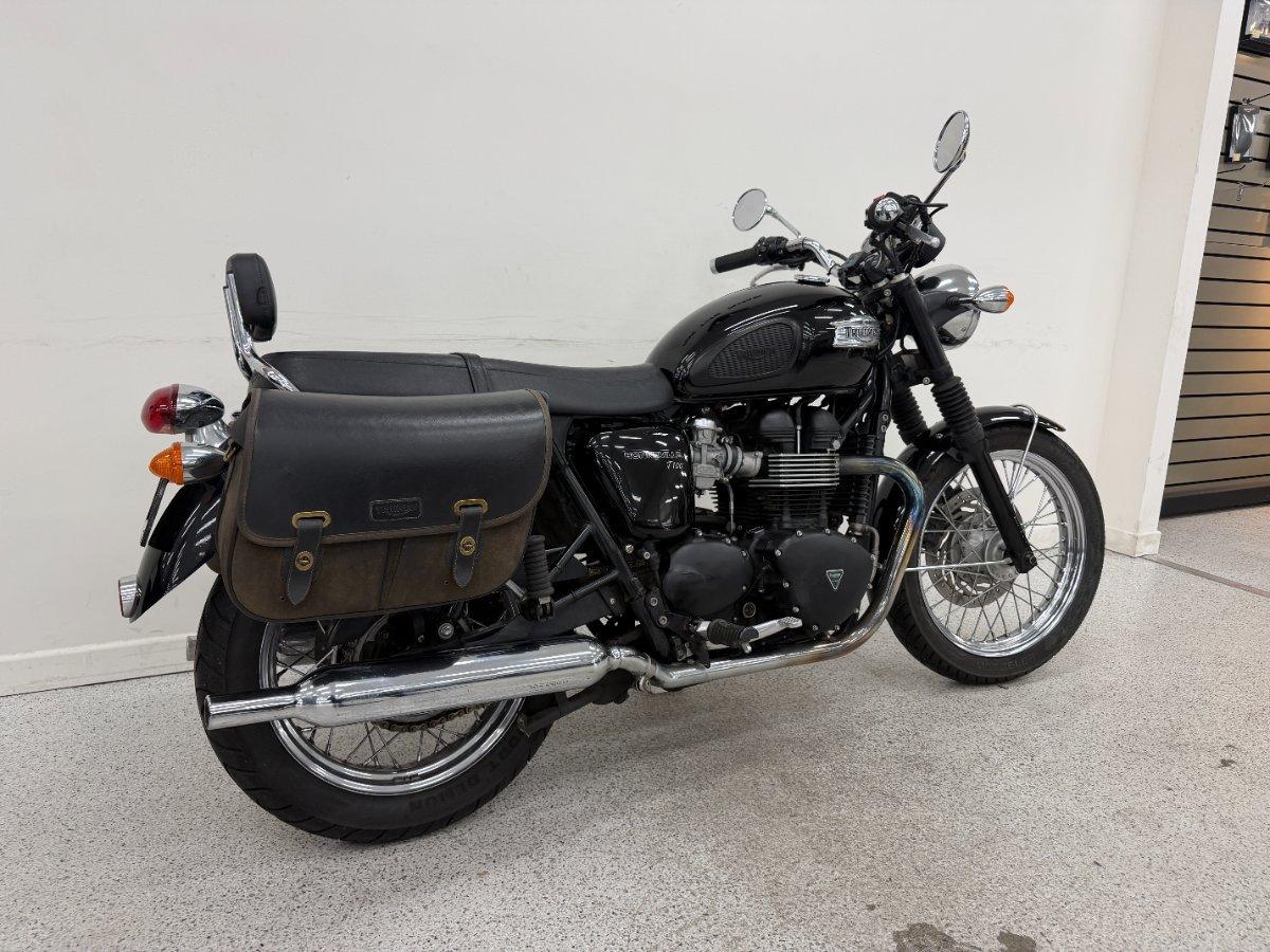2013 TRIUMPH BONNEVILLE T100 ROAD