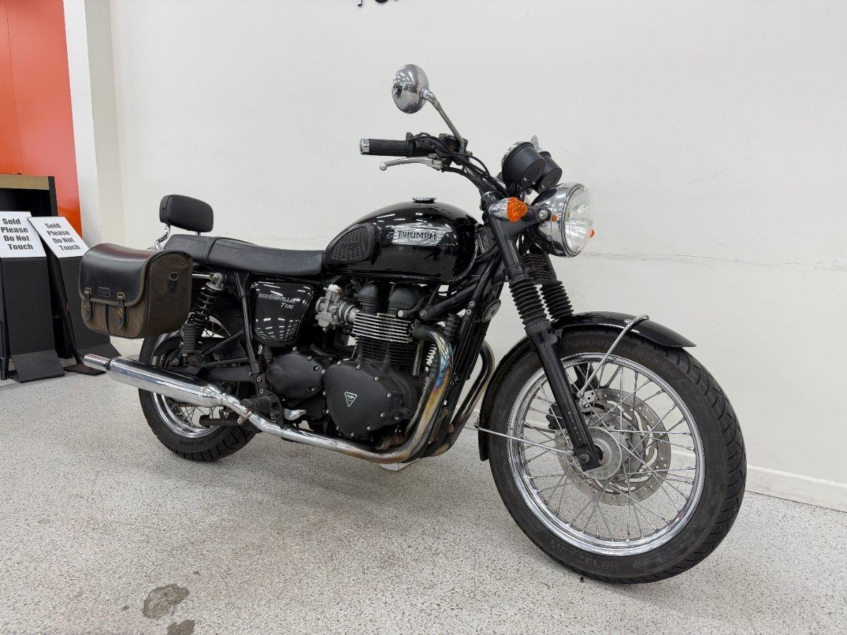 2013 TRIUMPH BONNEVILLE T100 ROAD
