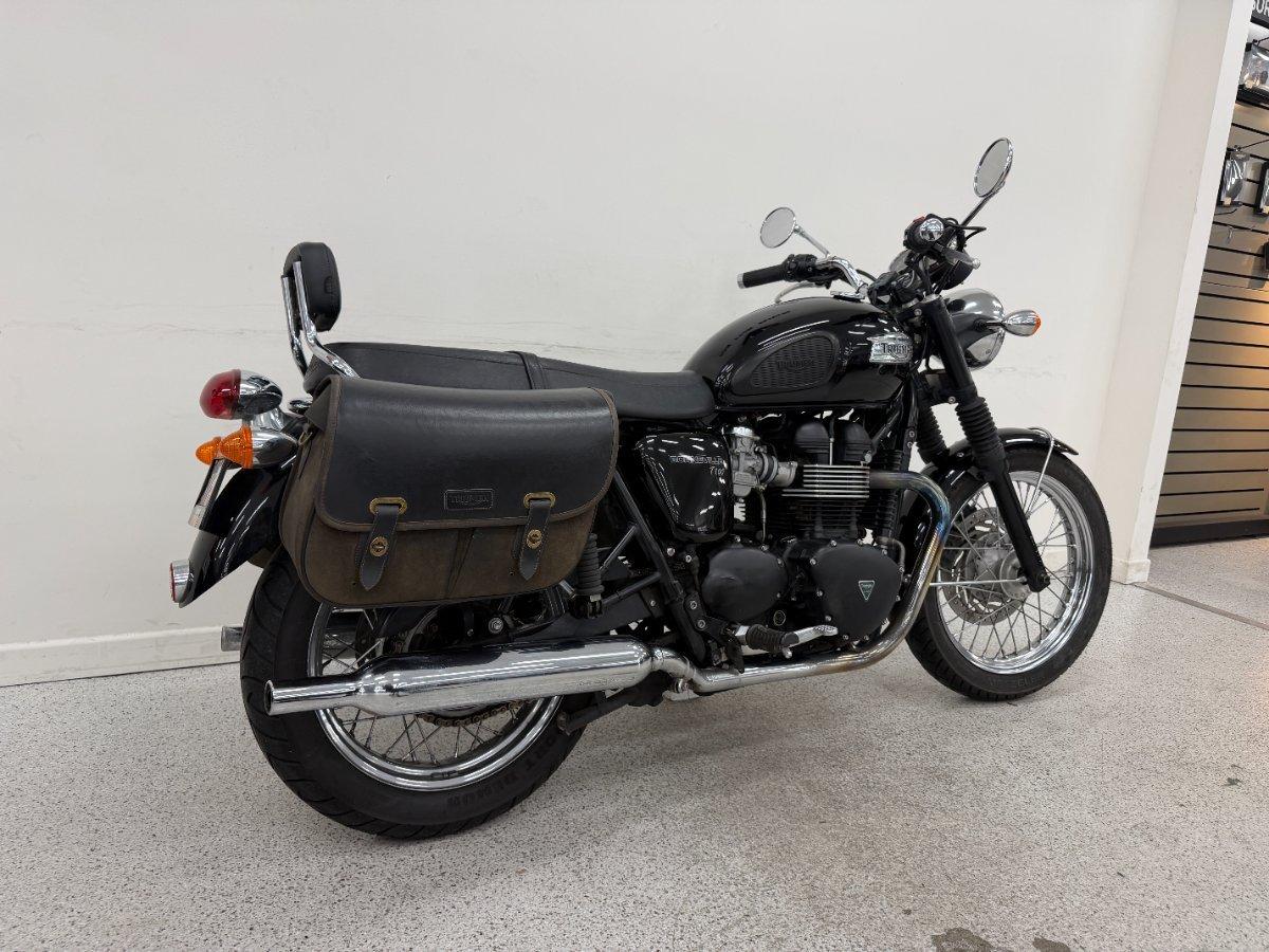2013 TRIUMPH BONNEVILLE T100 ROAD