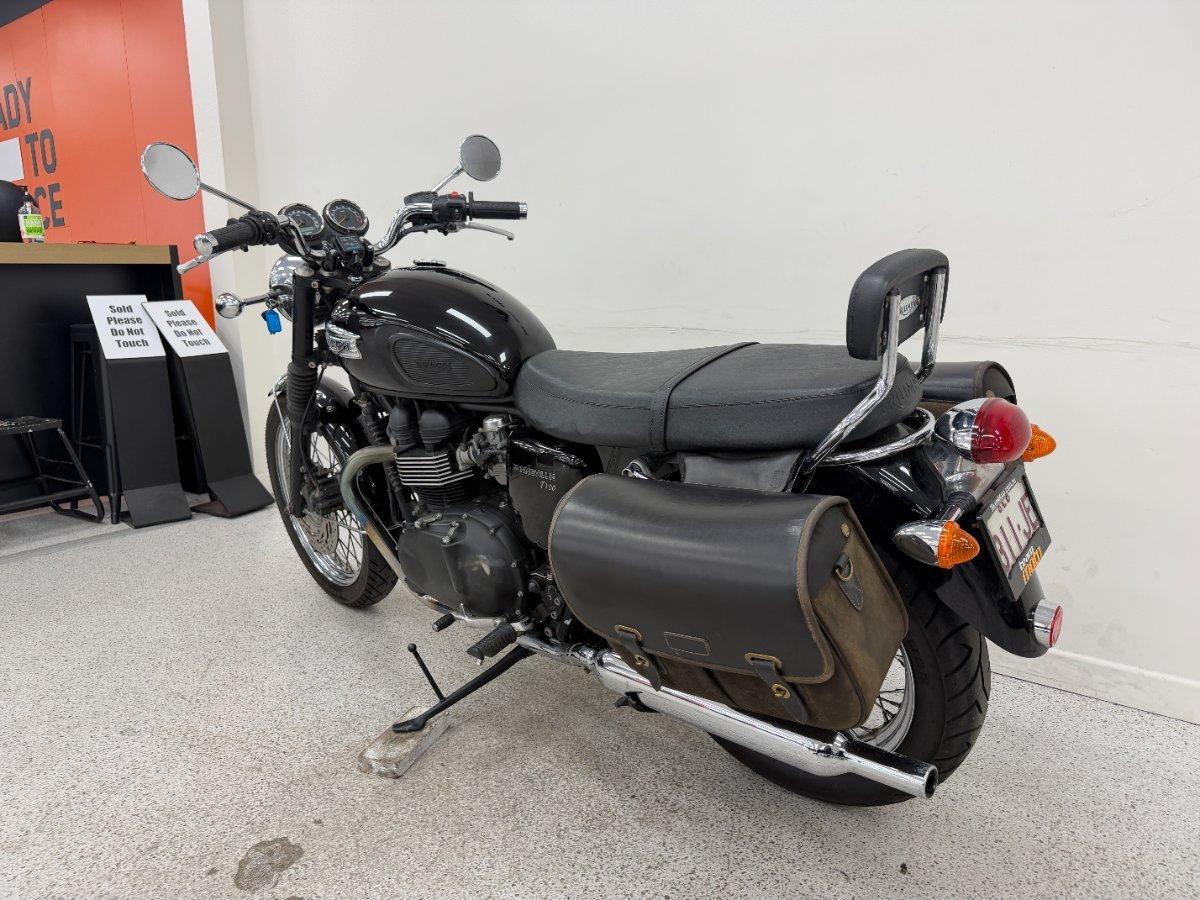 2013 TRIUMPH BONNEVILLE T100 ROAD