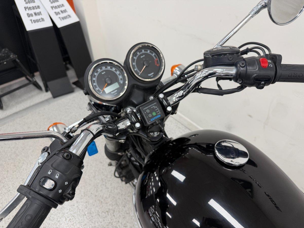 2013 TRIUMPH BONNEVILLE T100 ROAD