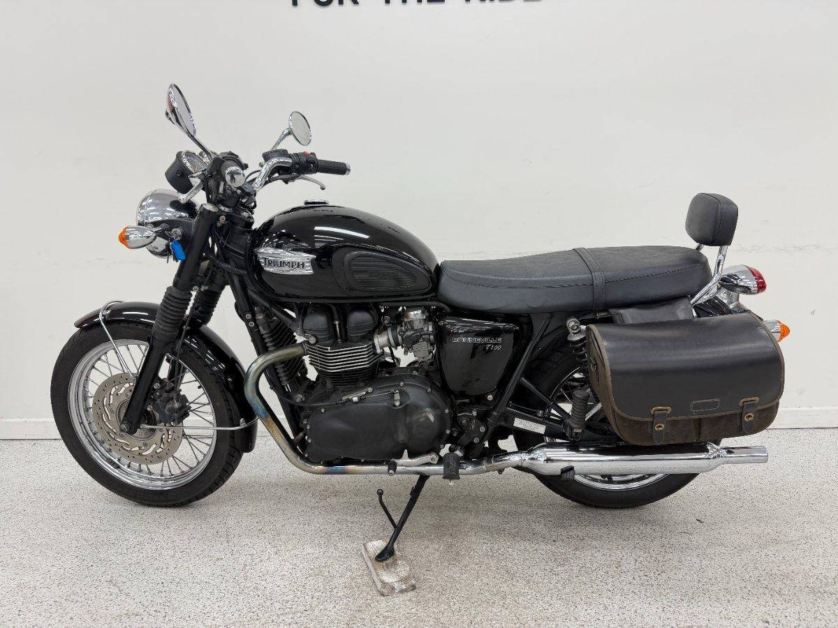 2013 TRIUMPH BONNEVILLE T100 ROAD