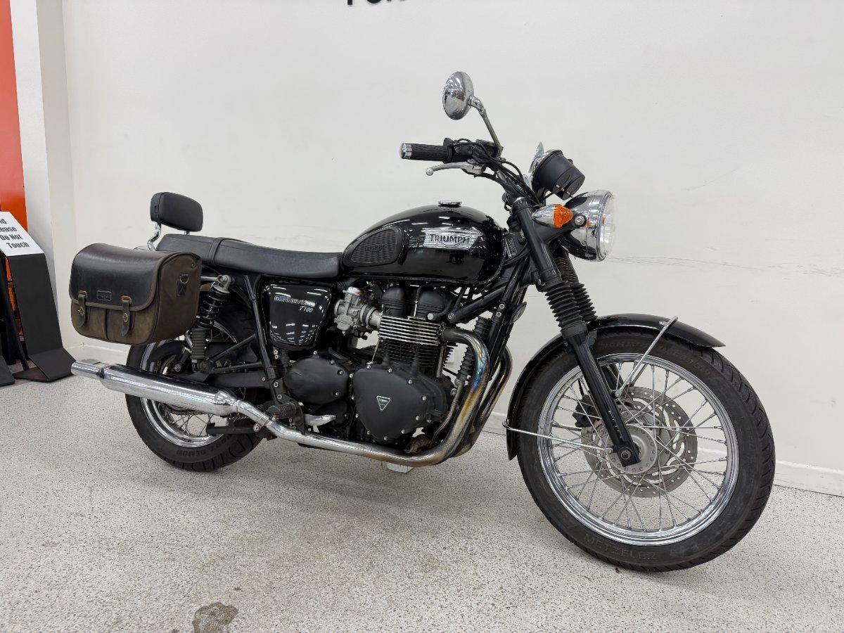 2013 TRIUMPH BONNEVILLE T100 ROAD