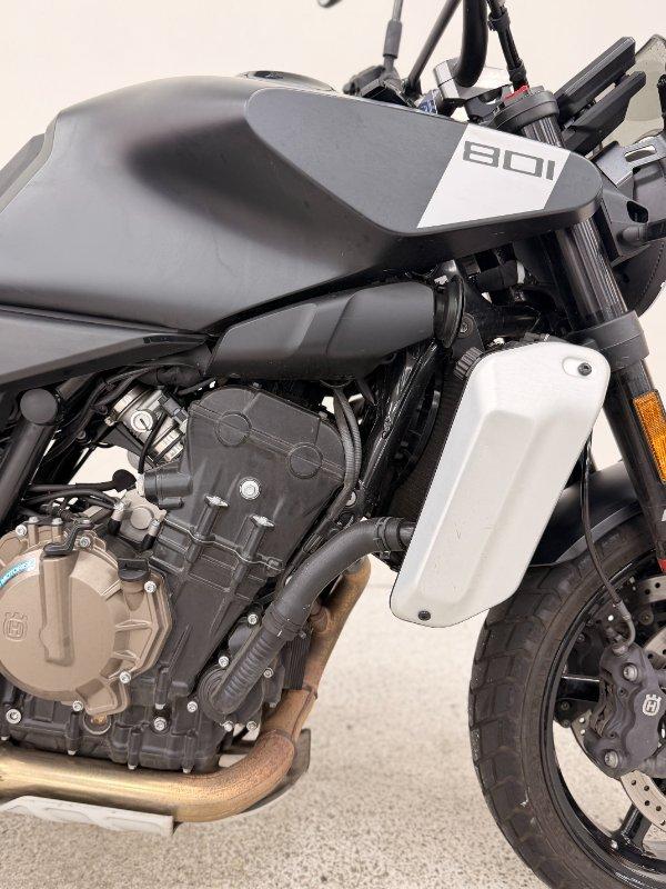 2024 HUSQVARNA SVARTPILEN 801 ROAD