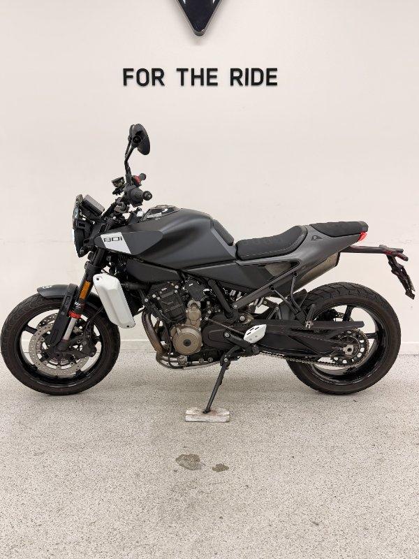 2024 HUSQVARNA SVARTPILEN 801 ROAD