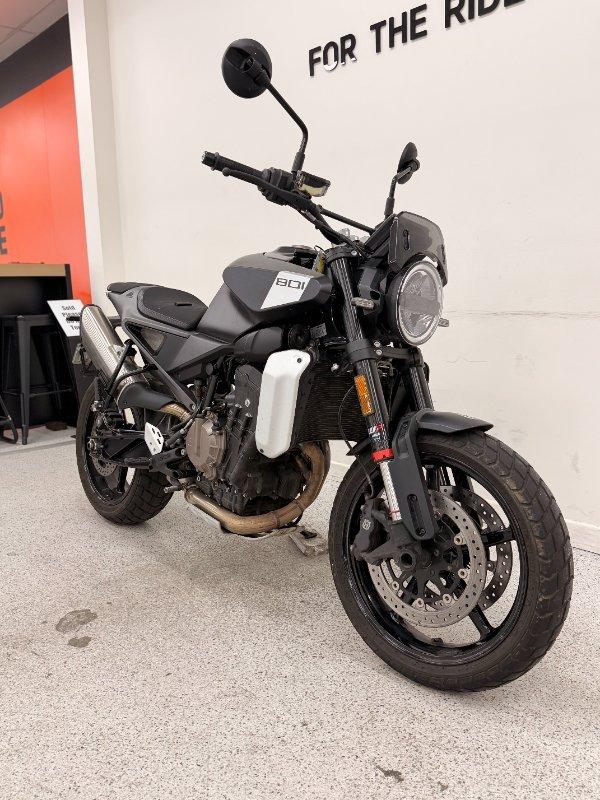 2024 HUSQVARNA SVARTPILEN 801 ROAD