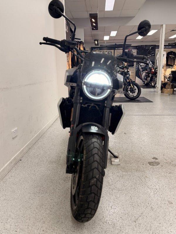 2024 HUSQVARNA SVARTPILEN 801 ROAD
