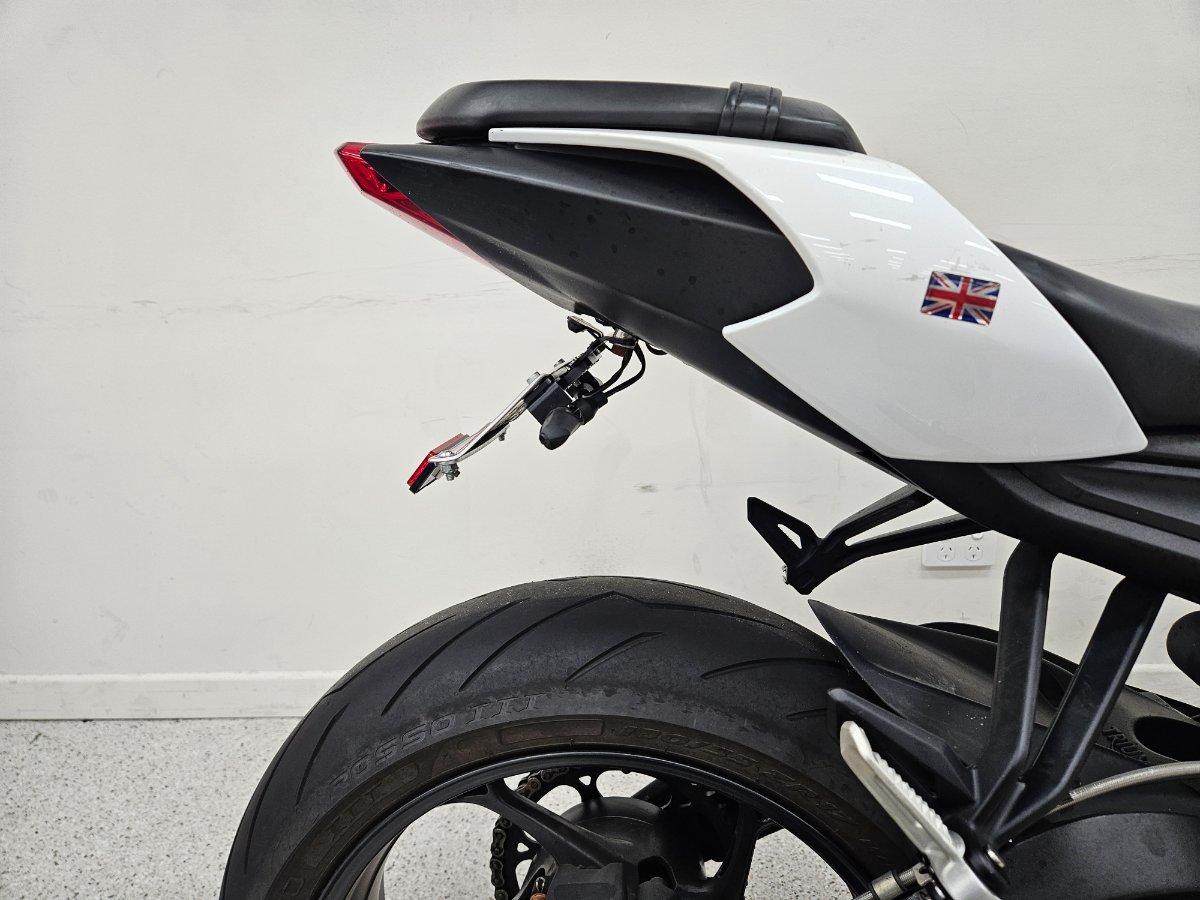 2022 TRIUMPH STREET TRIPLE S 660 LAMS ROAD