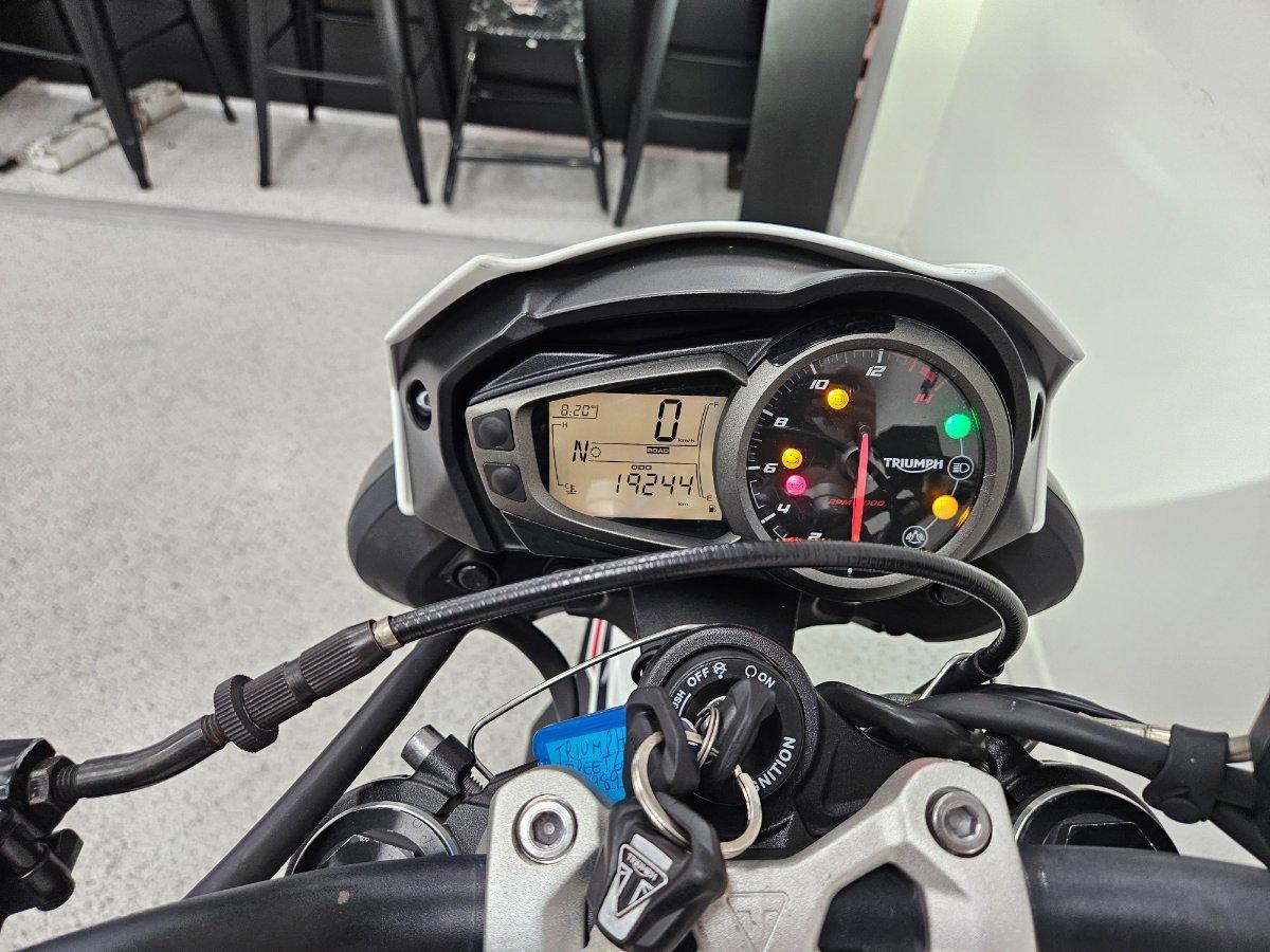 2022 TRIUMPH STREET TRIPLE S 660 LAMS ROAD