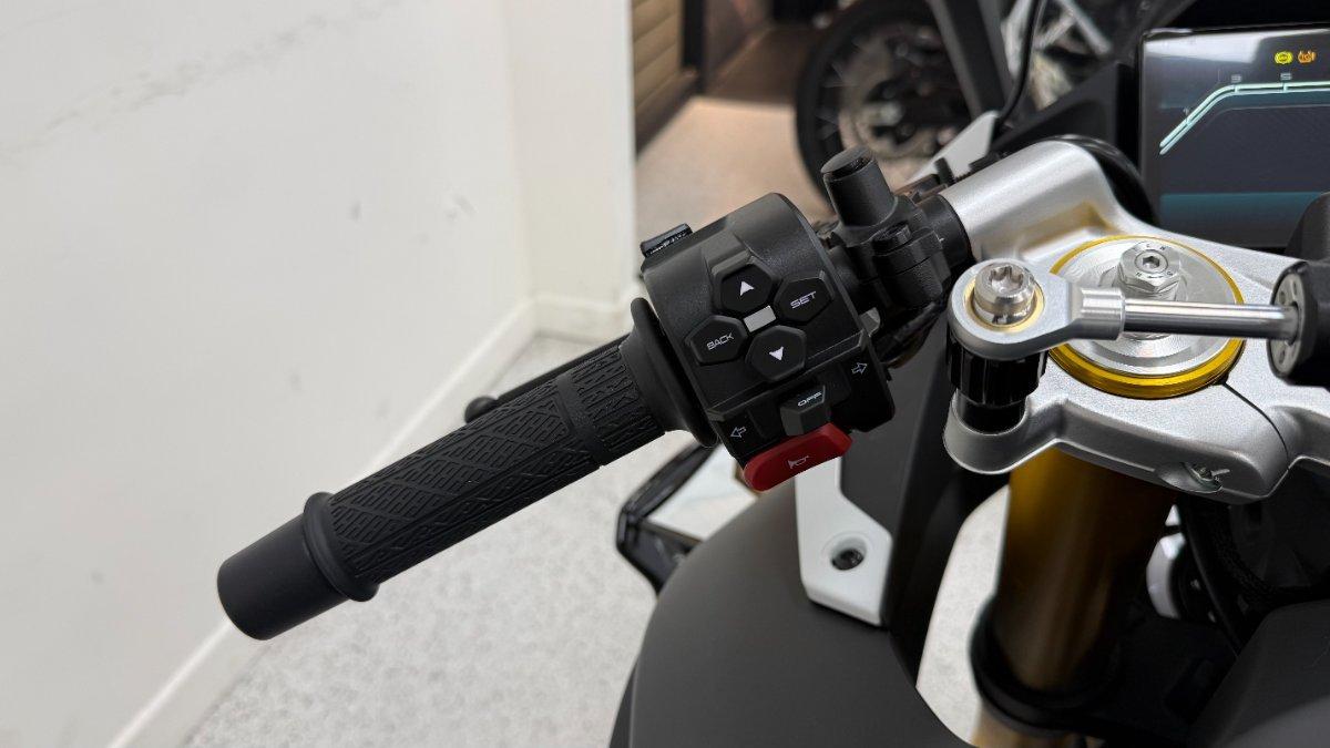 2026 CFMOTO 750 SR-S SPORTS