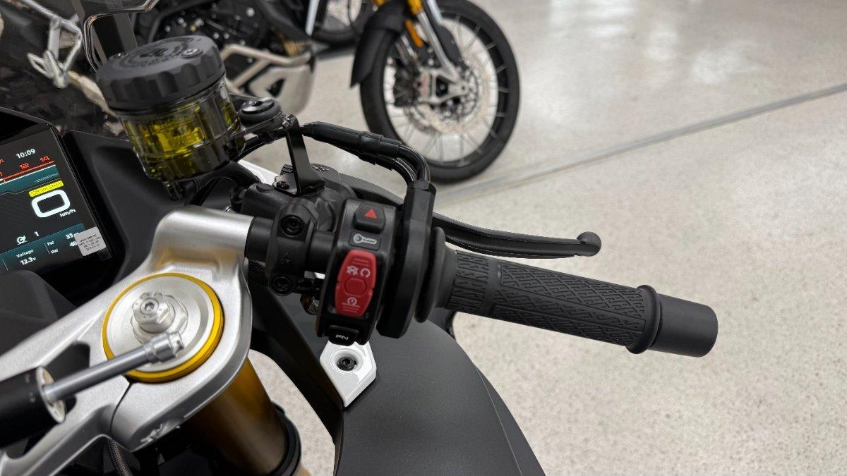2026 CFMOTO 750 SR-S SPORTS