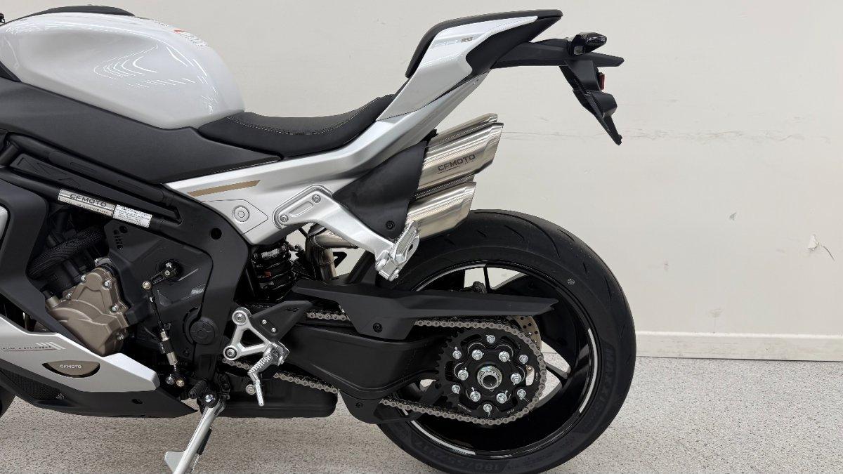 2026 CFMOTO 750 SR-S SPORTS
