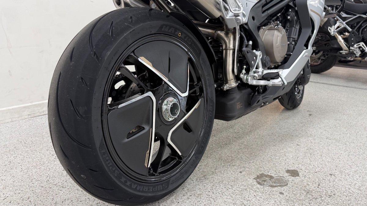2026 CFMOTO 750 SR-S SPORTS