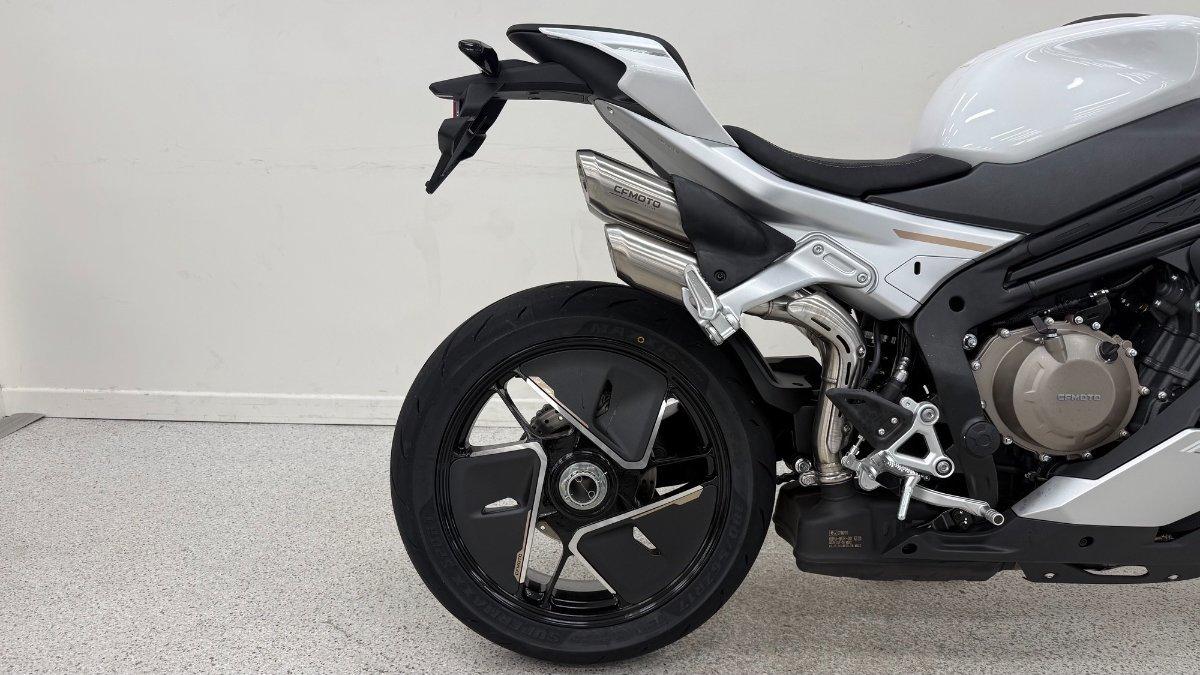 2026 CFMOTO 750 SR-S SPORTS