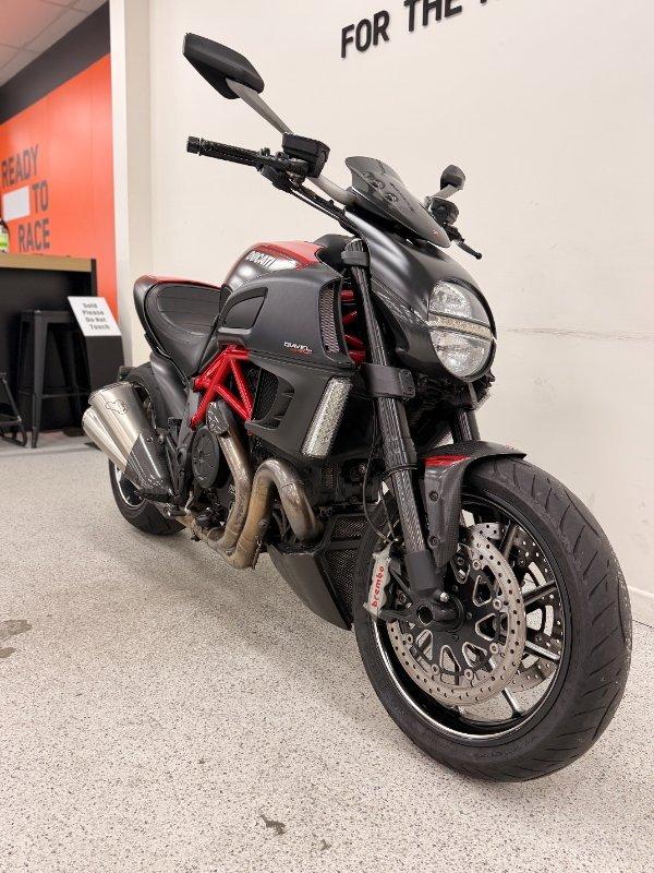 2012 DUCATI DIAVEL CARBON CRUISER