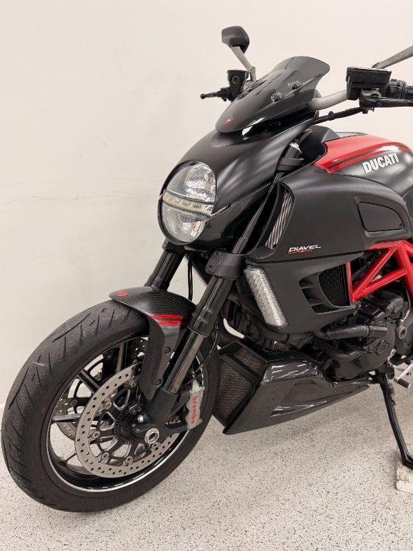 2012 DUCATI DIAVEL CARBON CRUISER