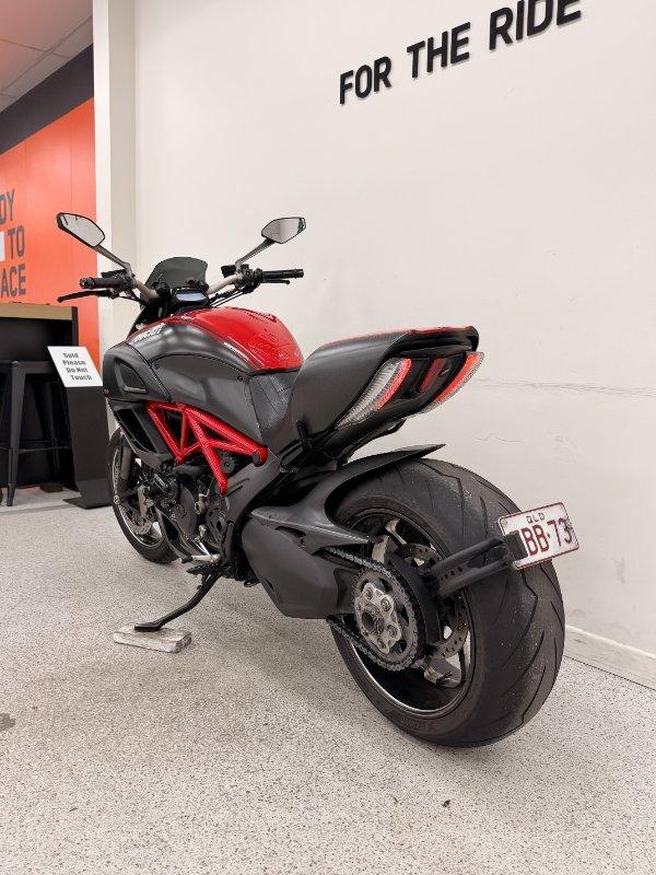2012 DUCATI DIAVEL CARBON CRUISER