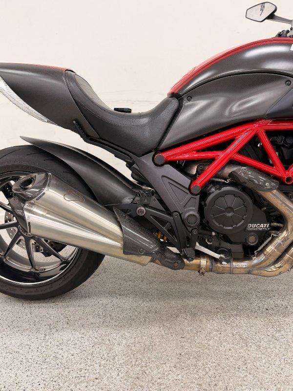 2012 DUCATI DIAVEL CARBON CRUISER