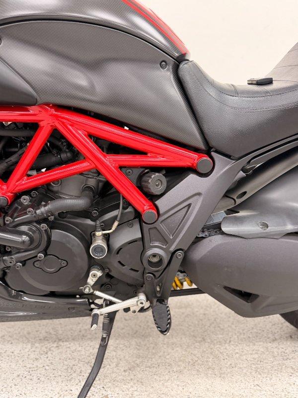 2012 DUCATI DIAVEL CARBON CRUISER