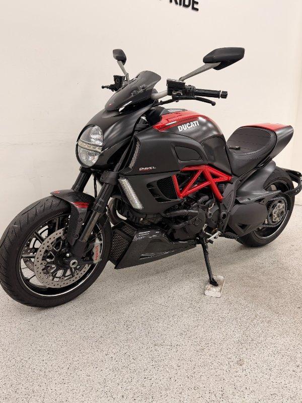 2012 DUCATI DIAVEL CARBON CRUISER