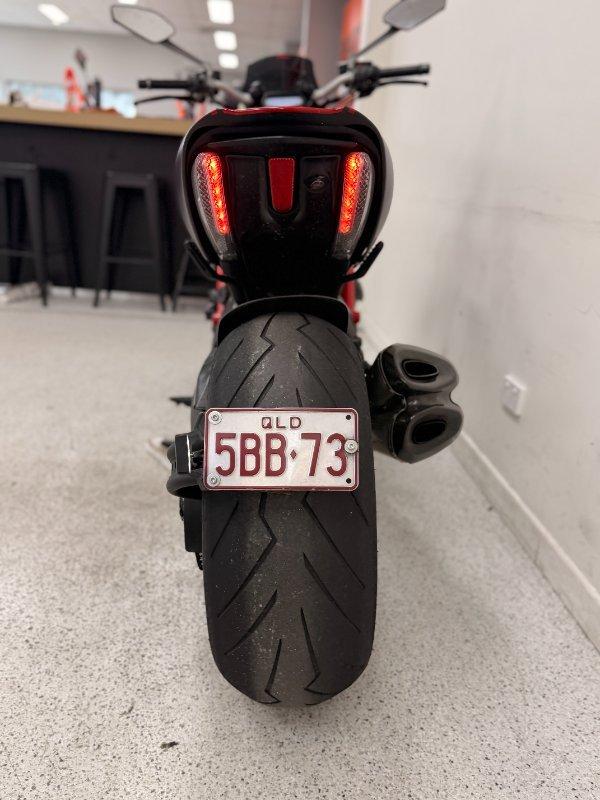 2012 DUCATI DIAVEL CARBON CRUISER