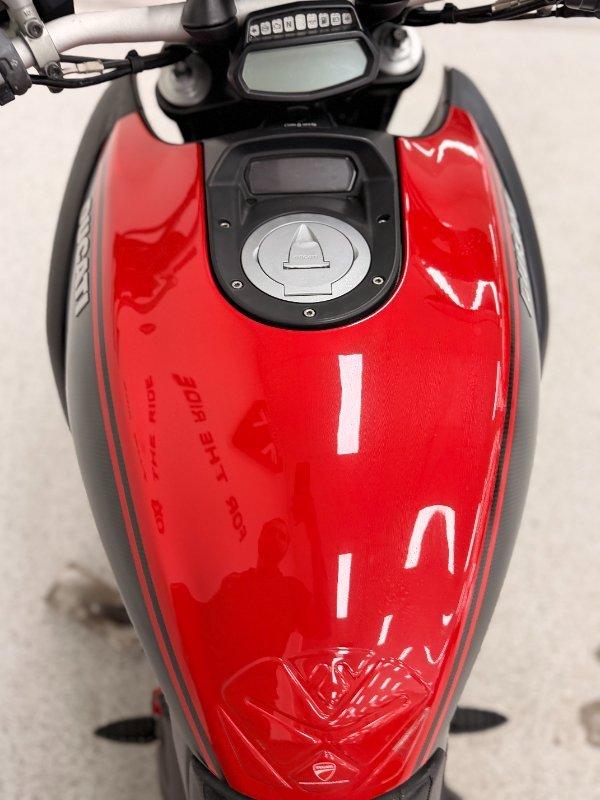 2012 DUCATI DIAVEL CARBON CRUISER