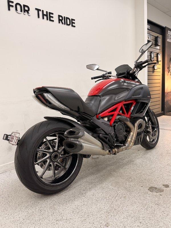 2012 DUCATI DIAVEL CARBON CRUISER