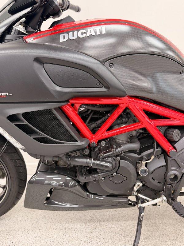 2012 DUCATI DIAVEL CARBON CRUISER