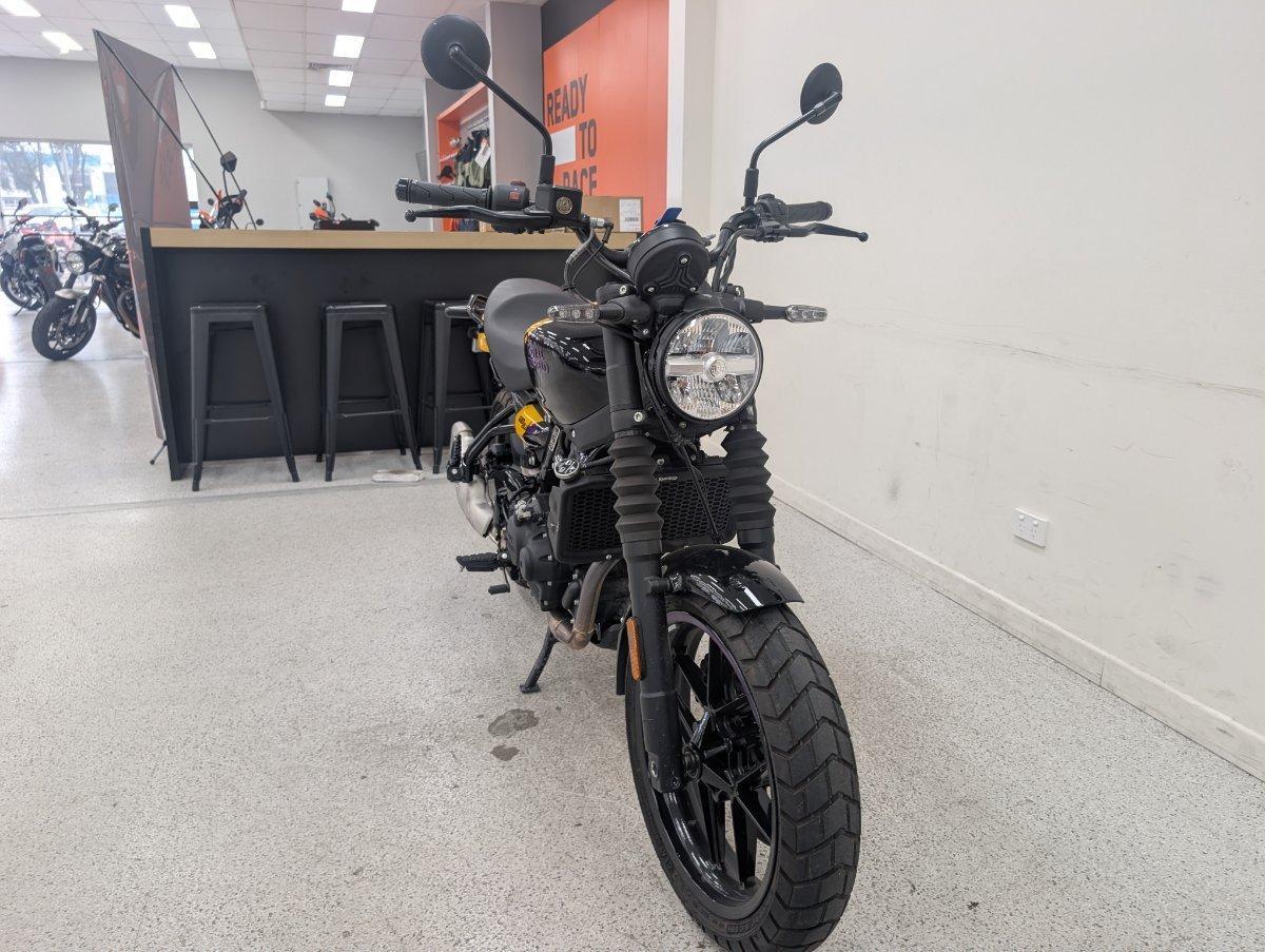 2026 ROYAL ENFIELD GUERILLA 450 ROAD