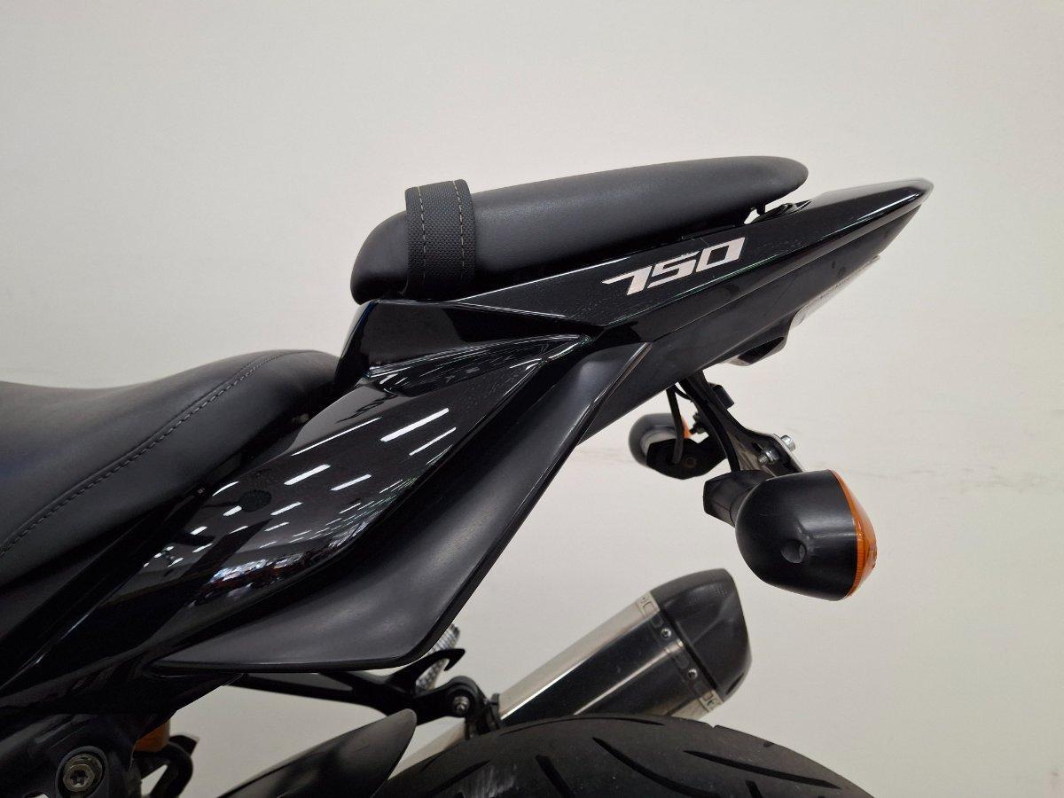 2012 SUZUKI GSR750 ROAD