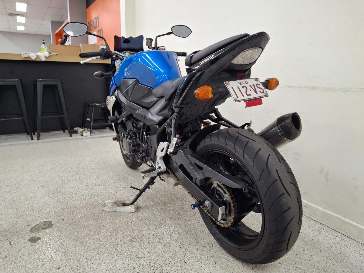 2012 SUZUKI GSR750 ROAD